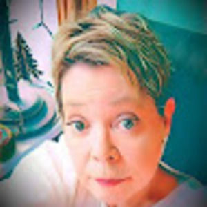 Meet your Posher, Suzanne